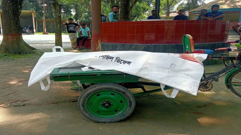 নকলায় বাস-লরি সংঘর্ষ :  লরি চালক নিহত