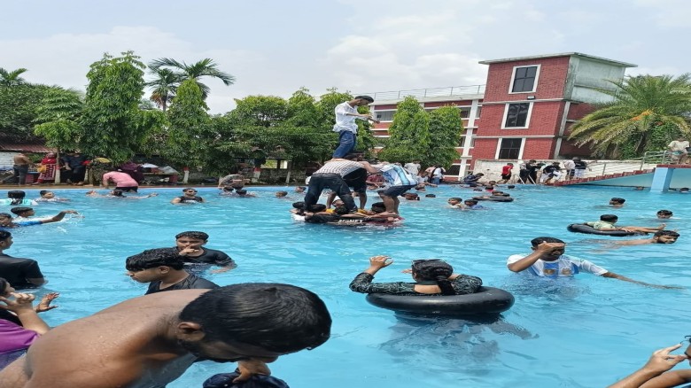 কালিয়াকৈর অতিরিক্ত তাপ প্রবাহে জনজীবন অতিষ্ট পর্যটন কেন্দ্র 